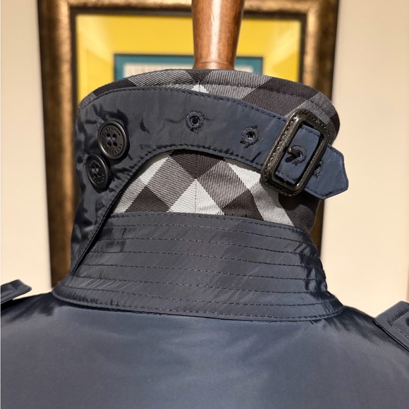 Burberry Men's Navy Blue Trench Coat - Mint Condition Size 40 - Picture 8 of 10